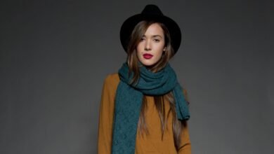 How to Wear a Huge Scarf-Wearing a Huge Scarf